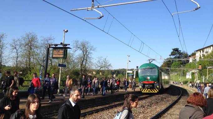 Inverigo: passeggeri senza biglietto, sul treno arrivano i carabinieri - Il Giorno