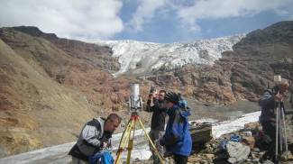 Monitoraggio del ghiacciaio dei Forni in Alta Valtellina (foto archivio)