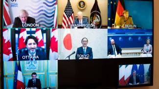 I partecipanti in videoconferenza al G7 sui vaccini (Ansa)