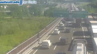 incidente in a1 oggi tra barberino e calenzano fino a 11 km di coda cronaca lanazione it