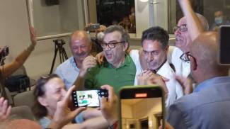 Lorenzo Fiordelmondo nuovi sindaco di Jesi festeggia la vittoria